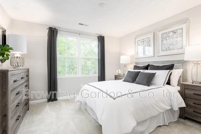Brand New Town Home in Thonton Grove! property image
