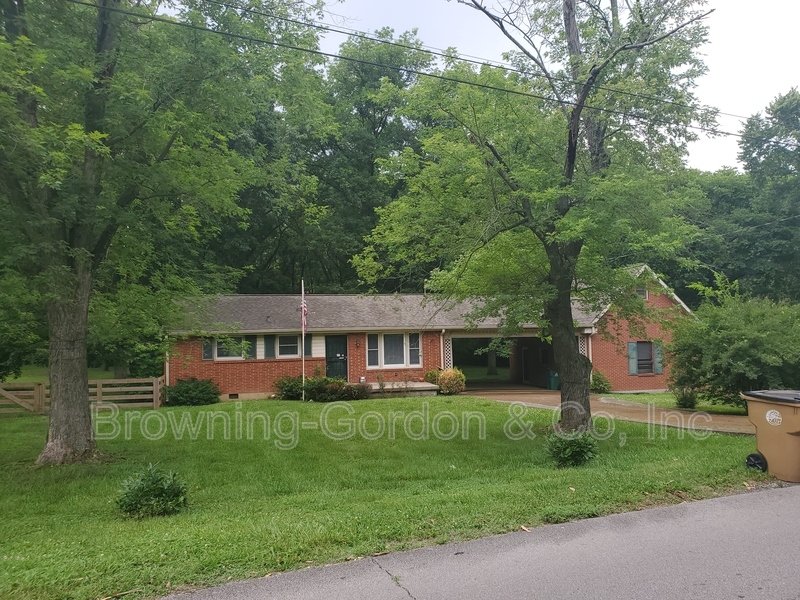 Two bedroom, on a 1-acre corner lot in South Nashville! property image