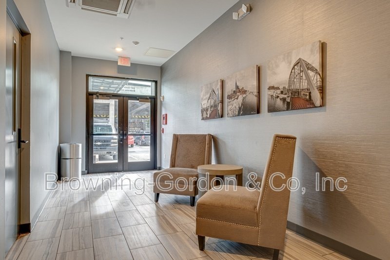 One Bedroom condo in the Melrose neighborhood available for immediate move in! property image