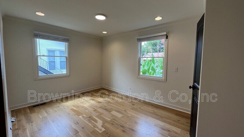 Bright and Unique! property image