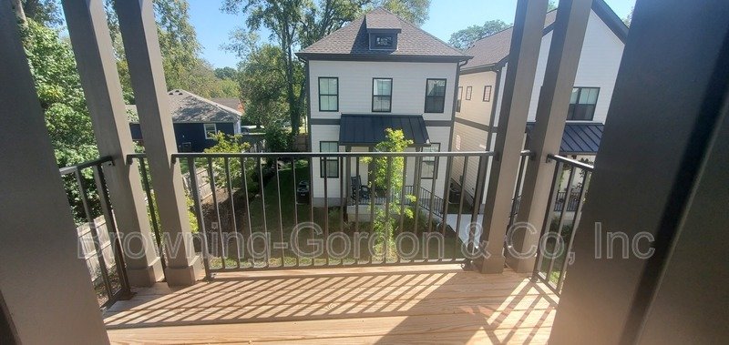 1/2 off second full month's rent! Beautifully built 3 story in East Nashville available for immediate move in! property image