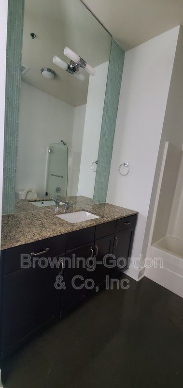 Free month's rent on the second month! One bedroom on 30th Avenue North available for immediate move in. property image