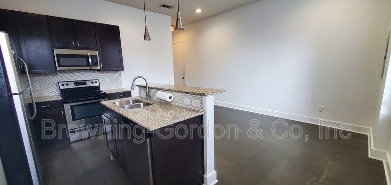 Free month's rent on the second month! One bedroom on 30th Avenue North available for immediate move in. property image