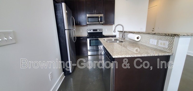 Free month's rent on the second month! One bedroom on 30th Avenue North available for immediate move in. property image