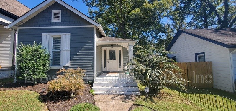 Charming Two Bedroom Cottage in the Cleveland Park Neighborhood of East Nashville. property image