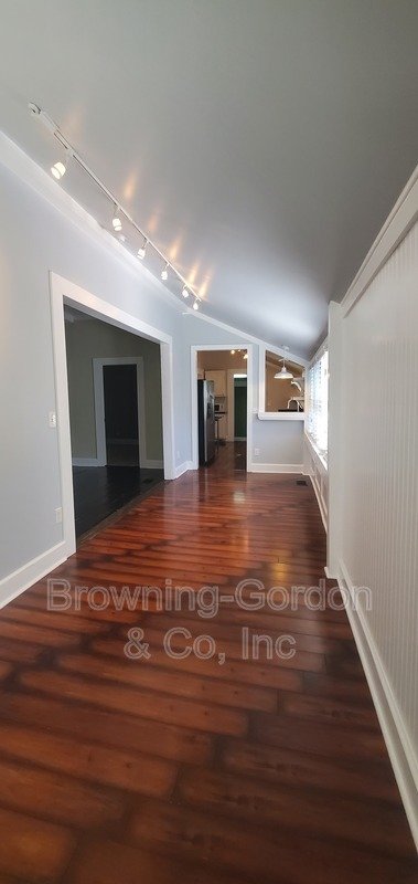 Charming Two Bedroom Cottage in the Cleveland Park Neighborhood of East Nashville. property image