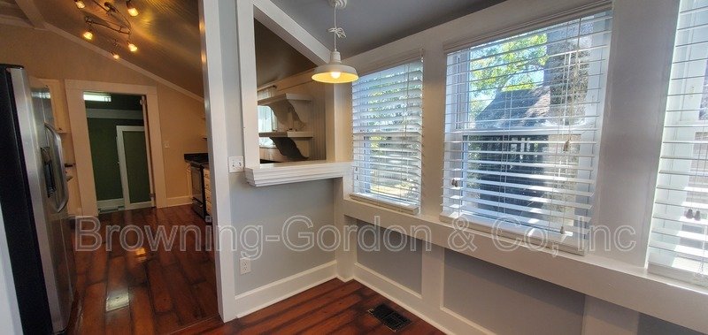 Charming Two Bedroom Cottage in the Cleveland Park Neighborhood of East Nashville. property image