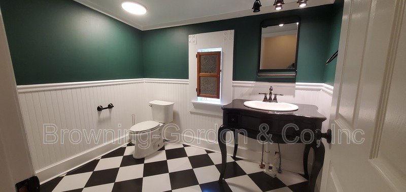 Charming Two Bedroom Cottage in the Cleveland Park Neighborhood of East Nashville. property image