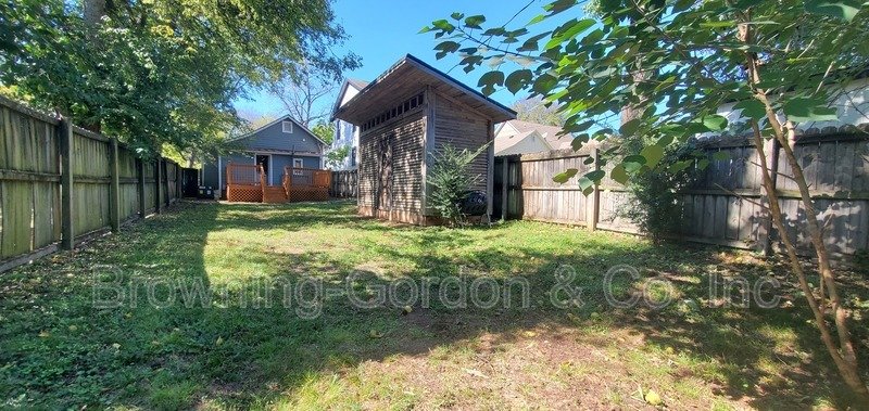 Charming Two Bedroom Cottage in the Cleveland Park Neighborhood of East Nashville. property image