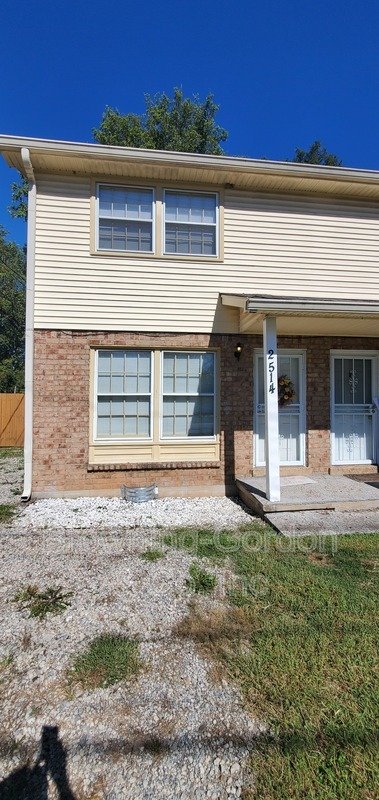 Two Bedroom Townhouse in South Nashville available for immediate move in! property image