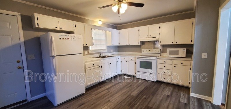 Two Bedroom Townhouse in South Nashville available for immediate move in! property image