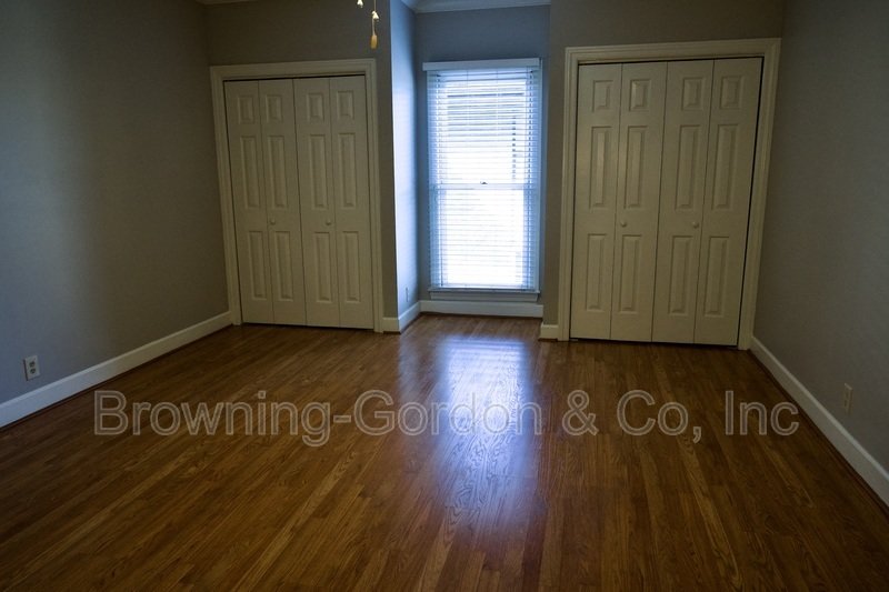 Open property image