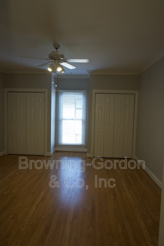 Open property image