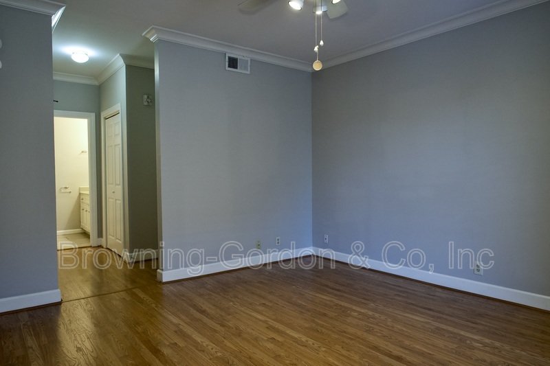 Open property image