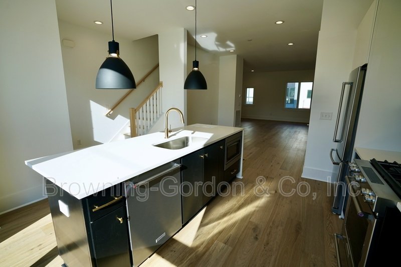 Bright property image