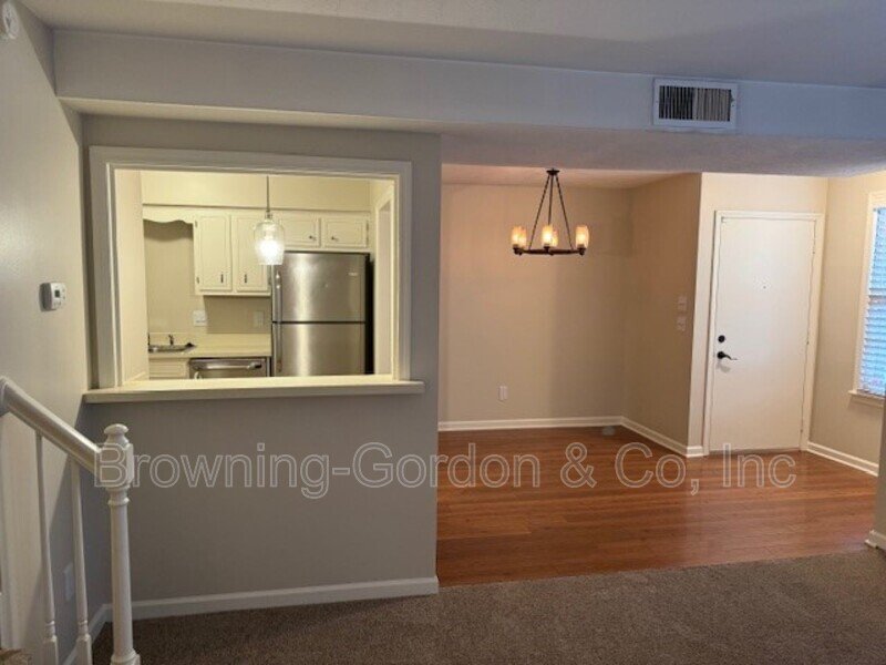 Cozy 2 bedroom located in the Donelson area! property image