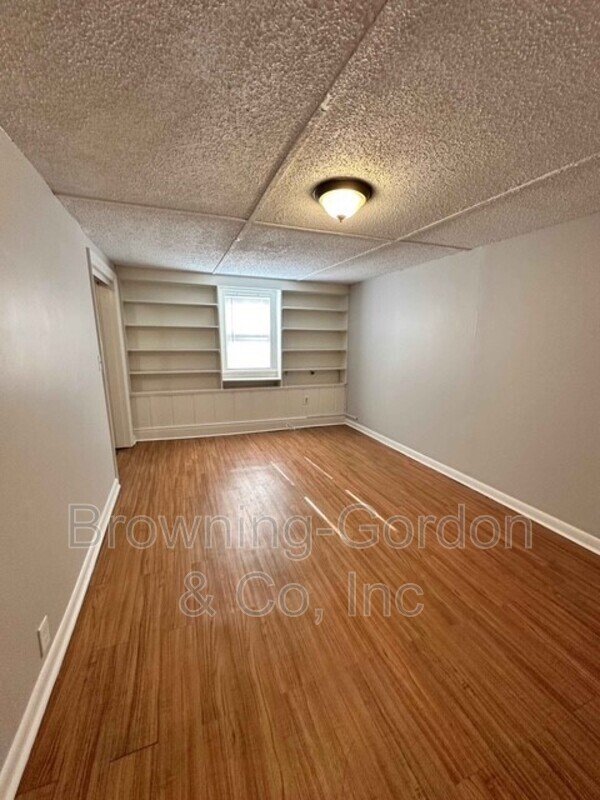 Cozy 1-Bedroom Near Trendy 12th Ave. South – A Must-See! property image