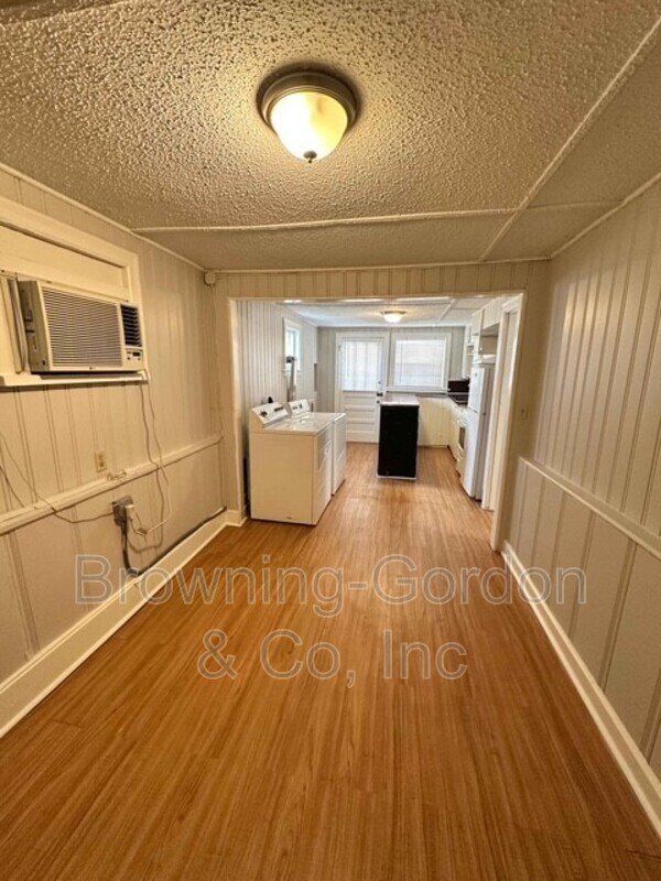 Cozy 1-Bedroom Near Trendy 12th Ave. South – A Must-See! property image