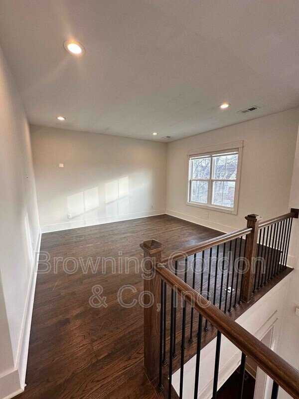 Four Bedroom in the Cleveland Park Neighborhood available immediately! property image