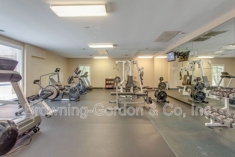 One Bedroom, one bath in Montview Condos! property image