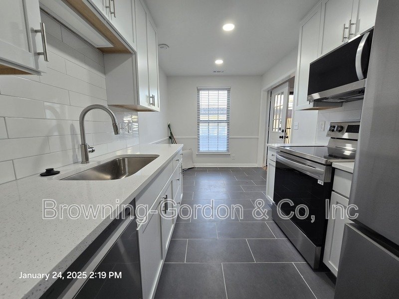 Beautifully Renovated Three Bedroom in Bellevue! property image