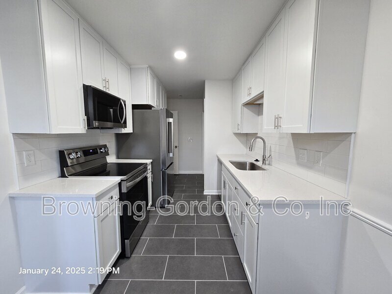 Beautifully Renovated Three Bedroom in Bellevue! property image