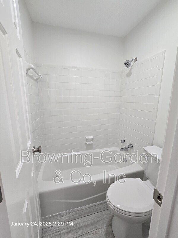 Beautifully Renovated Three Bedroom in Bellevue! property image