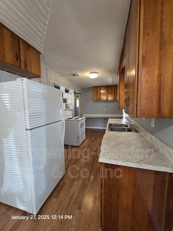 Two Bedroom with Office Space in the Crieve Hall Neighborhood. property image