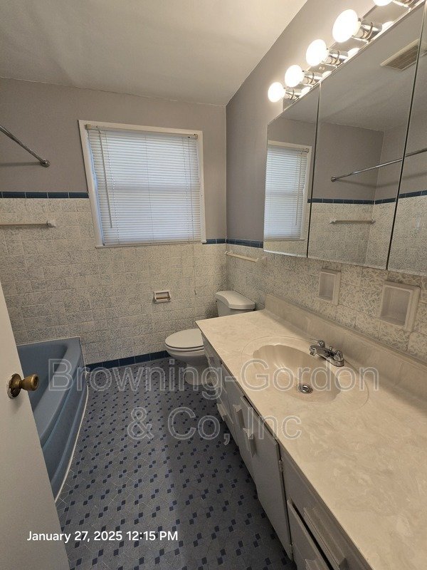 Two Bedroom with Office Space in the Crieve Hall Neighborhood. property image