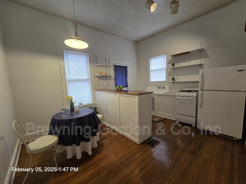 One Bedroom on Belmont Blvd!  Available for immediate move in. property image