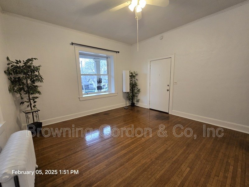 One Bedroom on Belmont Blvd!  Available for immediate move in. property image